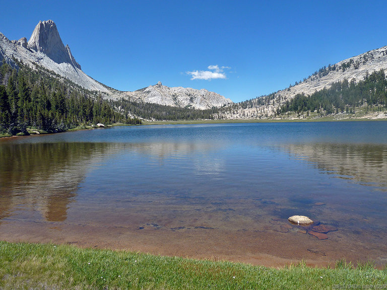 Matthes Lake, Matthes Crest